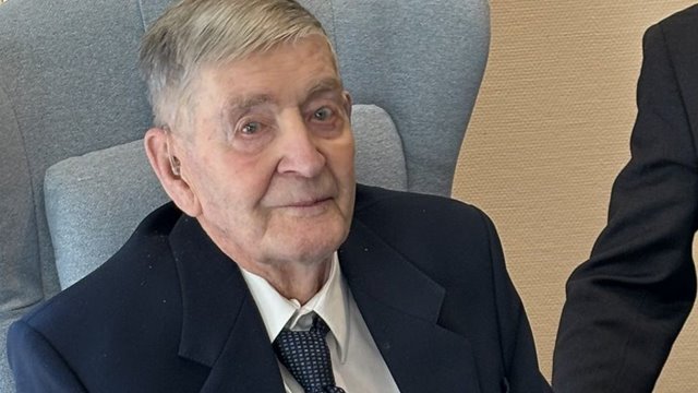 Gratulerer til William Nordgård, Menighetens eldste.